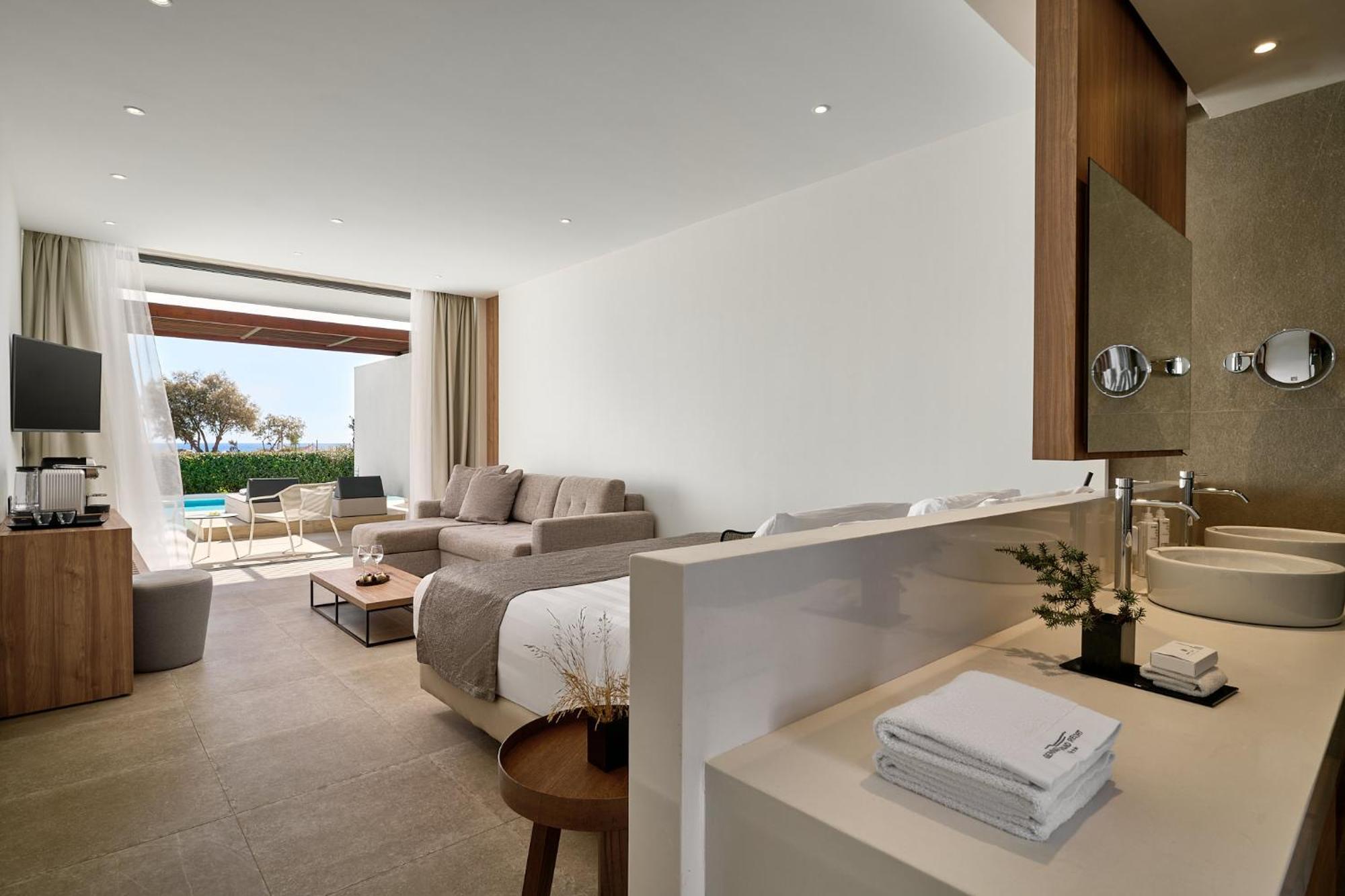 Junior Suite Private Pool Beachfront