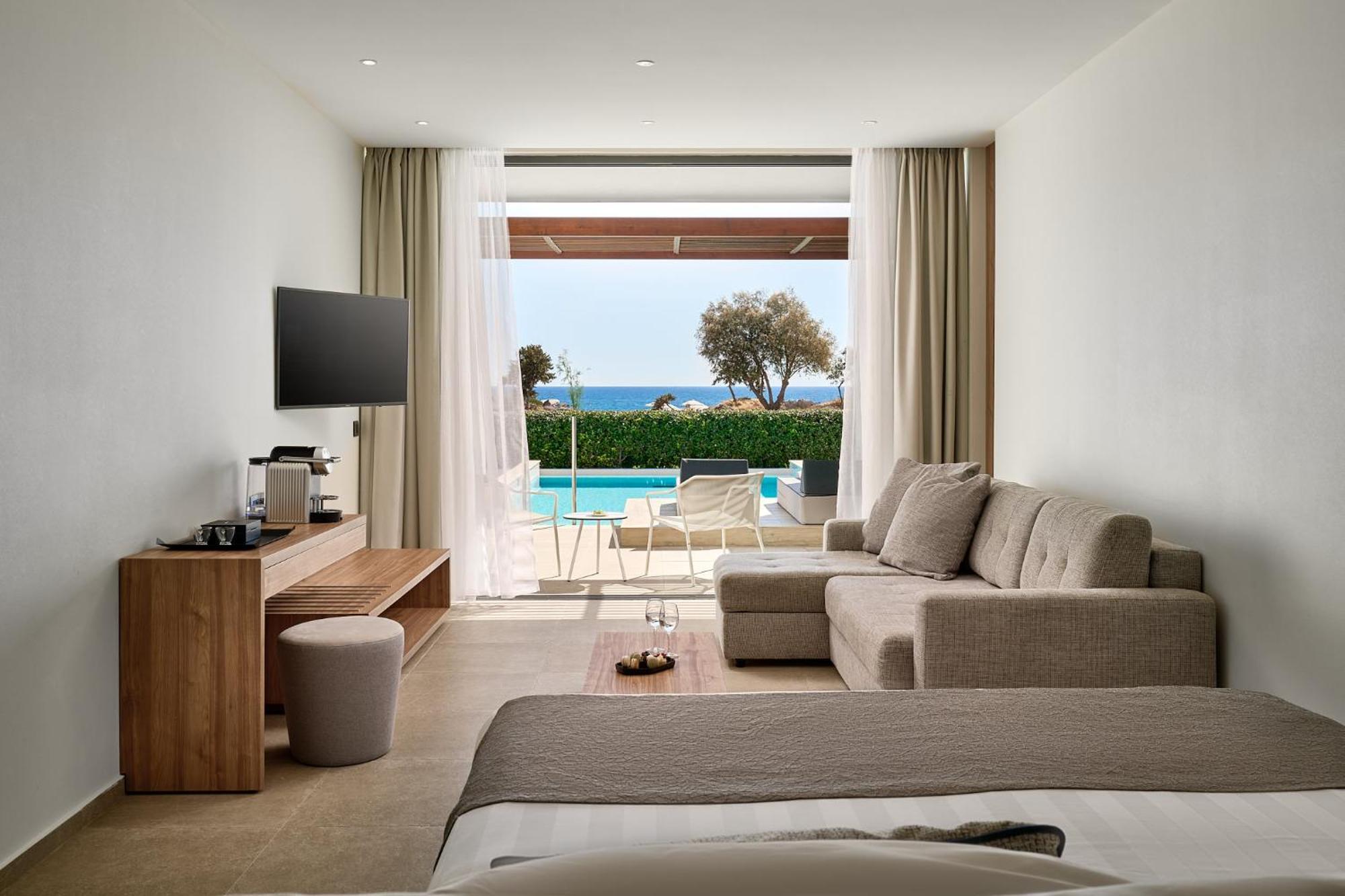 Junior Suite Private Pool Beachfront