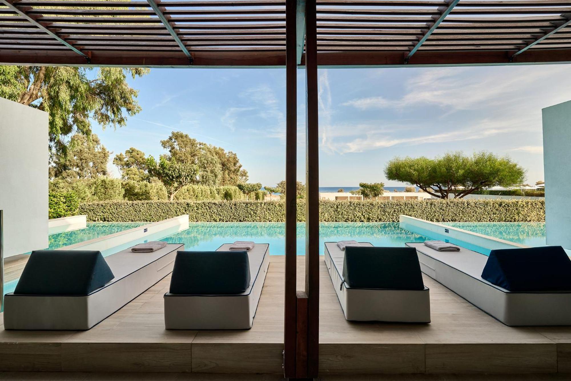 Two-Bedroom Suite Private Pool Sea View
