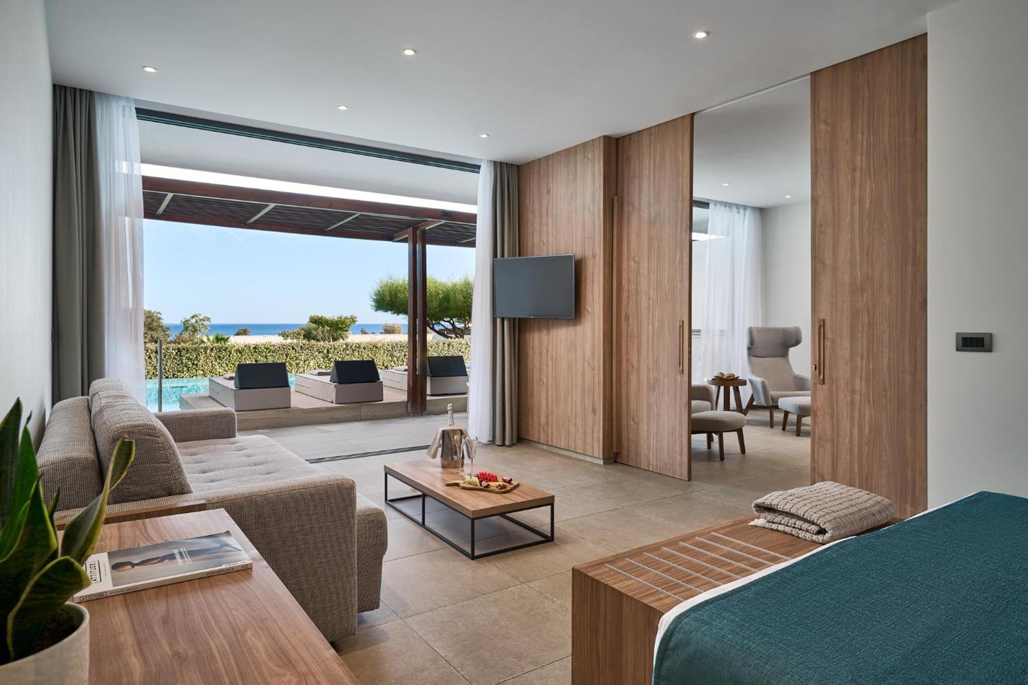 Two-Bedroom Suite Private Pool Sea View
